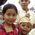  Kinder bei Tempelzeremonie auf Bali 